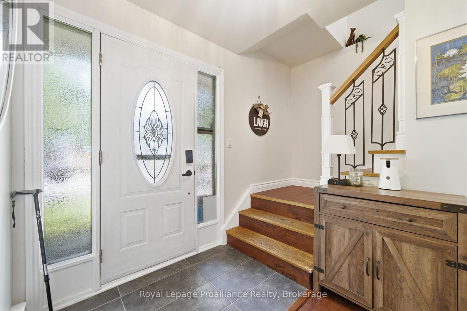 67 Barbara Street, Quinte West, Ontario  K8V 1Z6 - Photo 5 - X13449652
