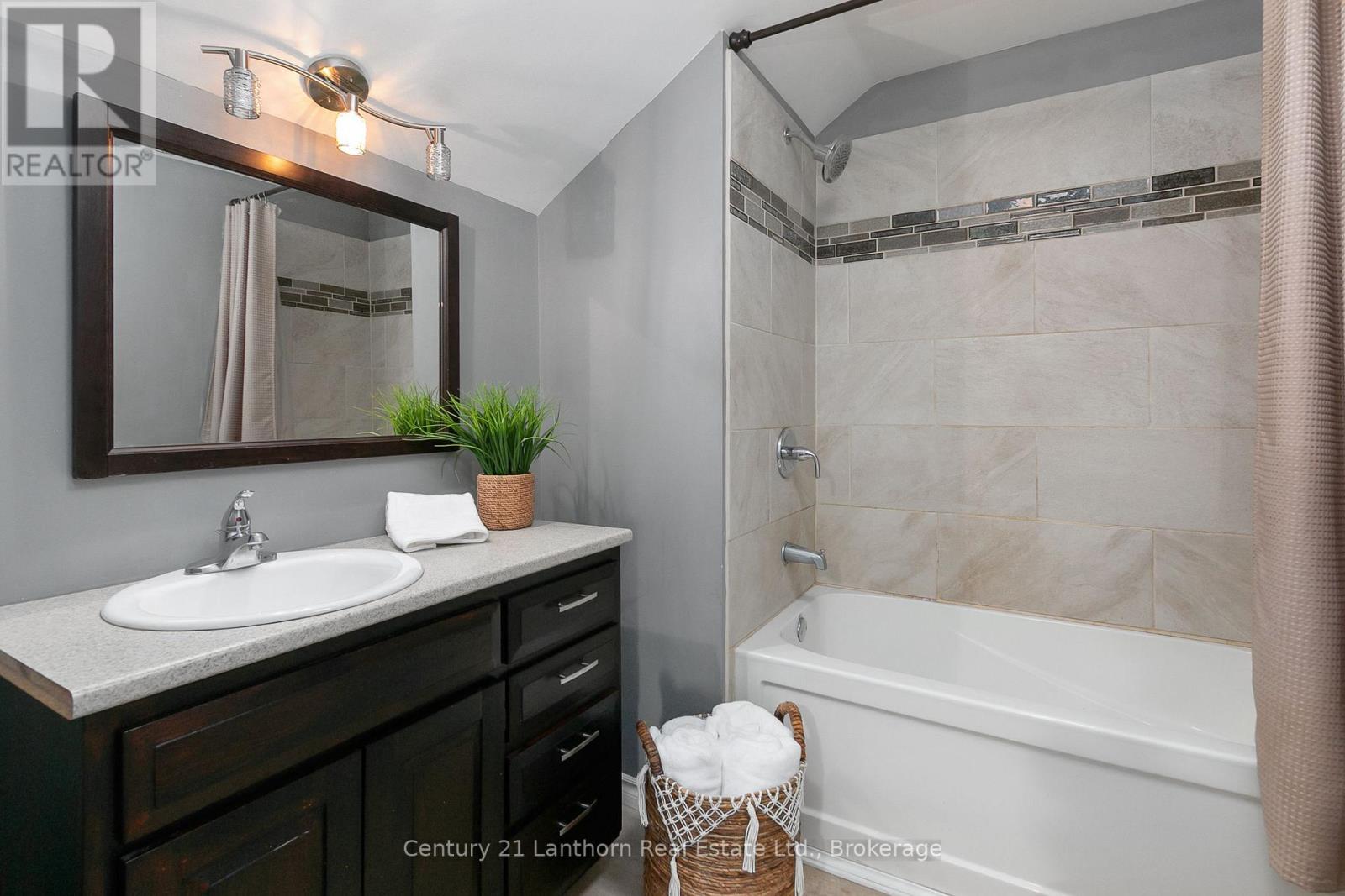 104 Creswell Street, Quinte West (Trenton Ward), Ontario  K8V 3G9 - Photo 13 - X13449778