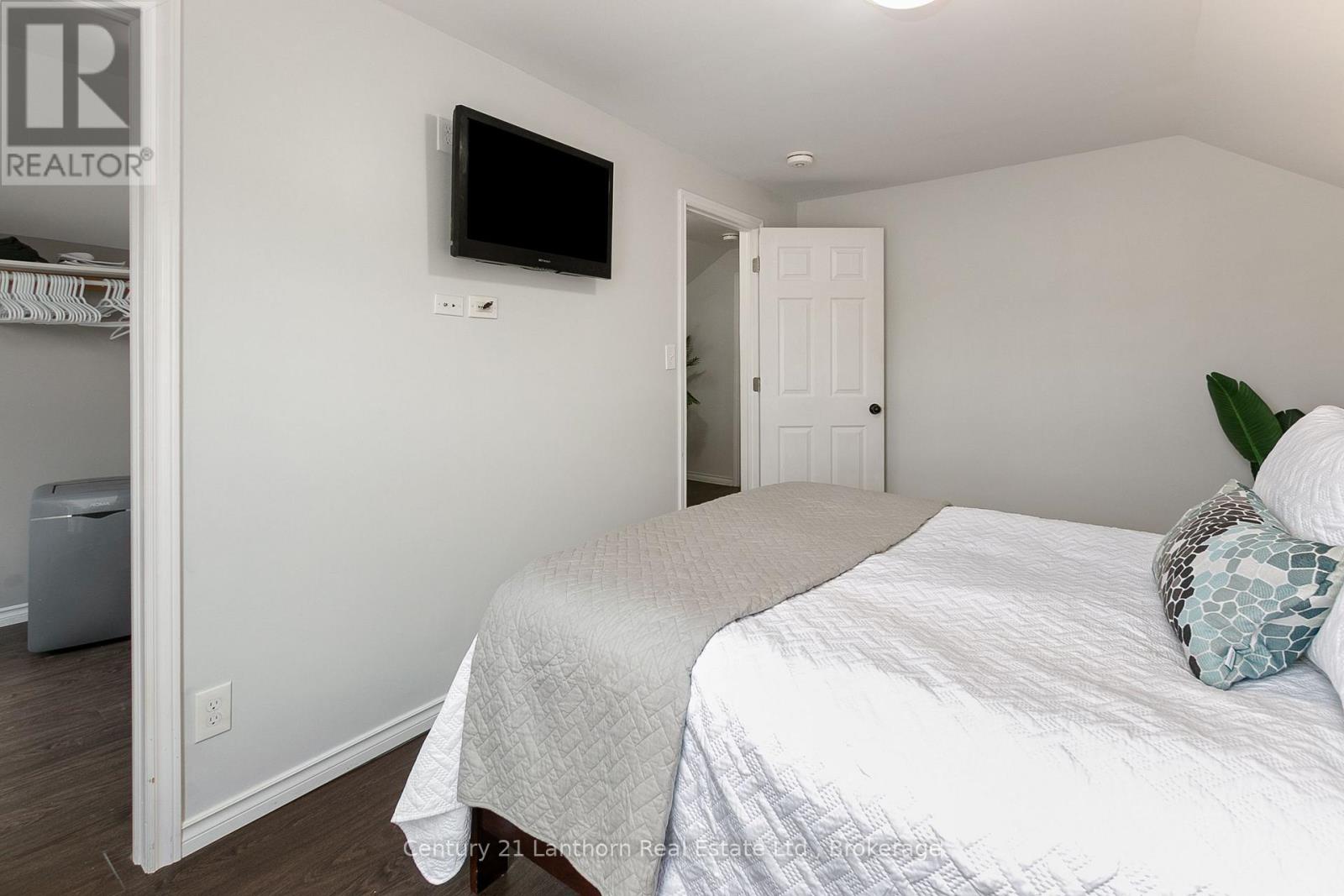 104 Creswell Street, Quinte West (Trenton Ward), Ontario  K8V 3G9 - Photo 15 - X13449778