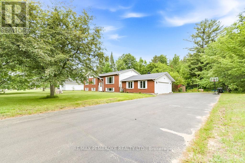 280 Carla Street, Petawawa, Ontario  K8H 3L8 - Photo 2 - X13449770