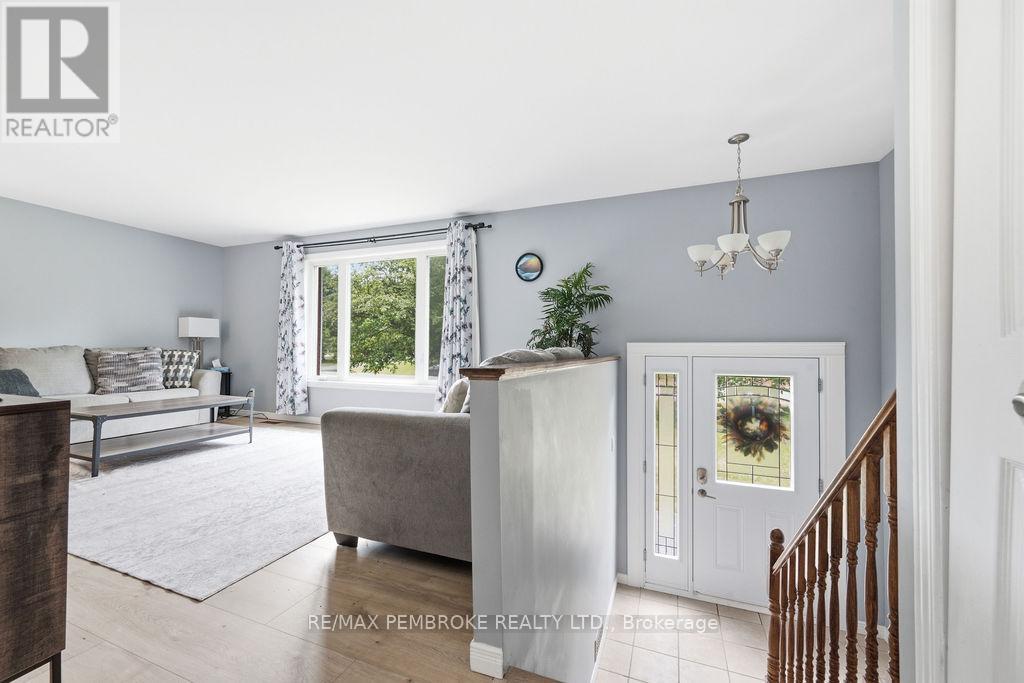 280 Carla Street, Petawawa, Ontario  K8H 3L8 - Photo 8 - X13449770