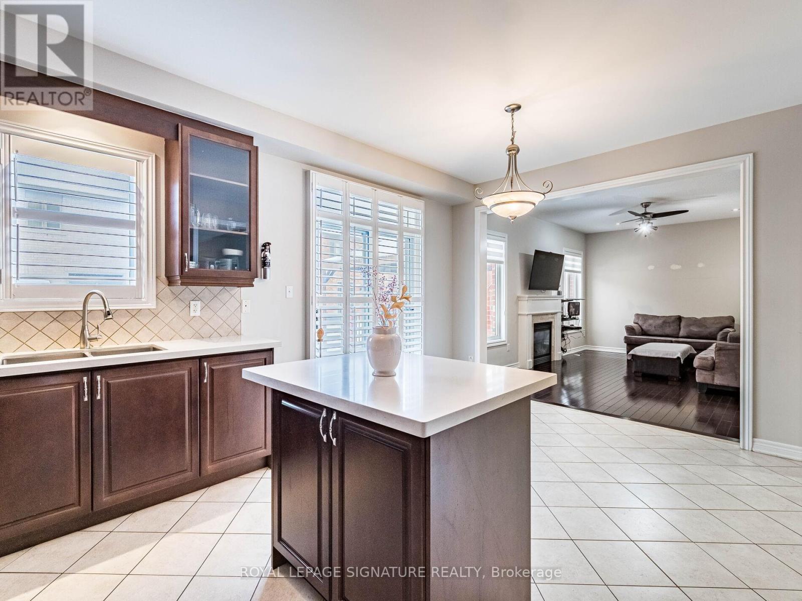 27 Permafrost Drive, Brampton, Ontario L6R 3M4 - Photo 12 - W12976700