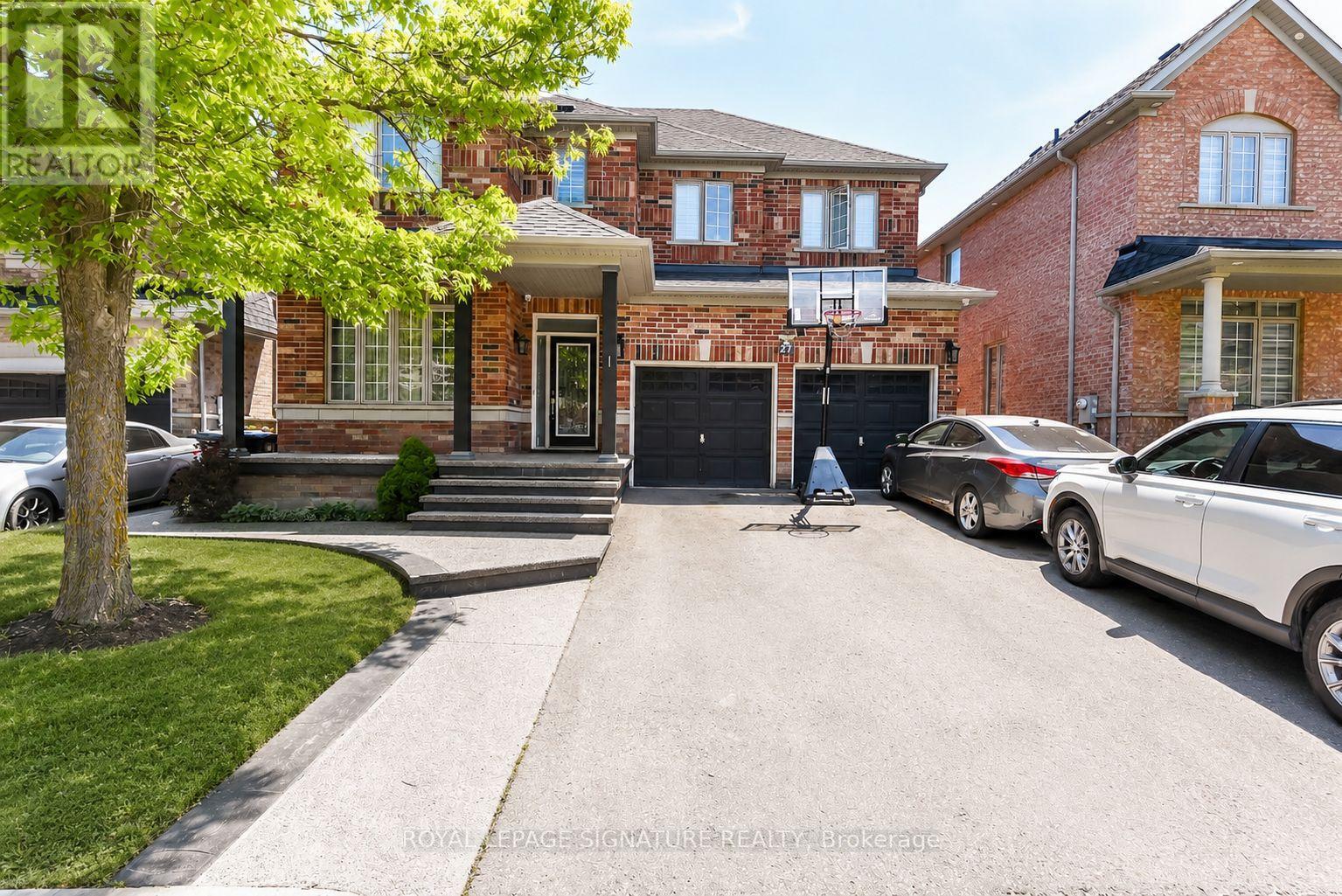 27 Permafrost Drive, Brampton, Ontario L6R 3M4 - Photo 2 - W12976700