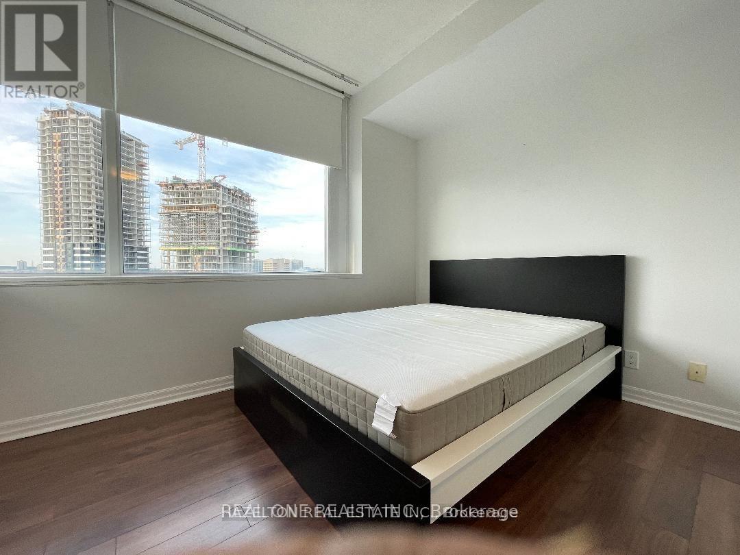 1709 - 220 Burnhamthorpe Road, Mississauga, Ontario  L5B 4N4 - Photo 6 - W13223962
