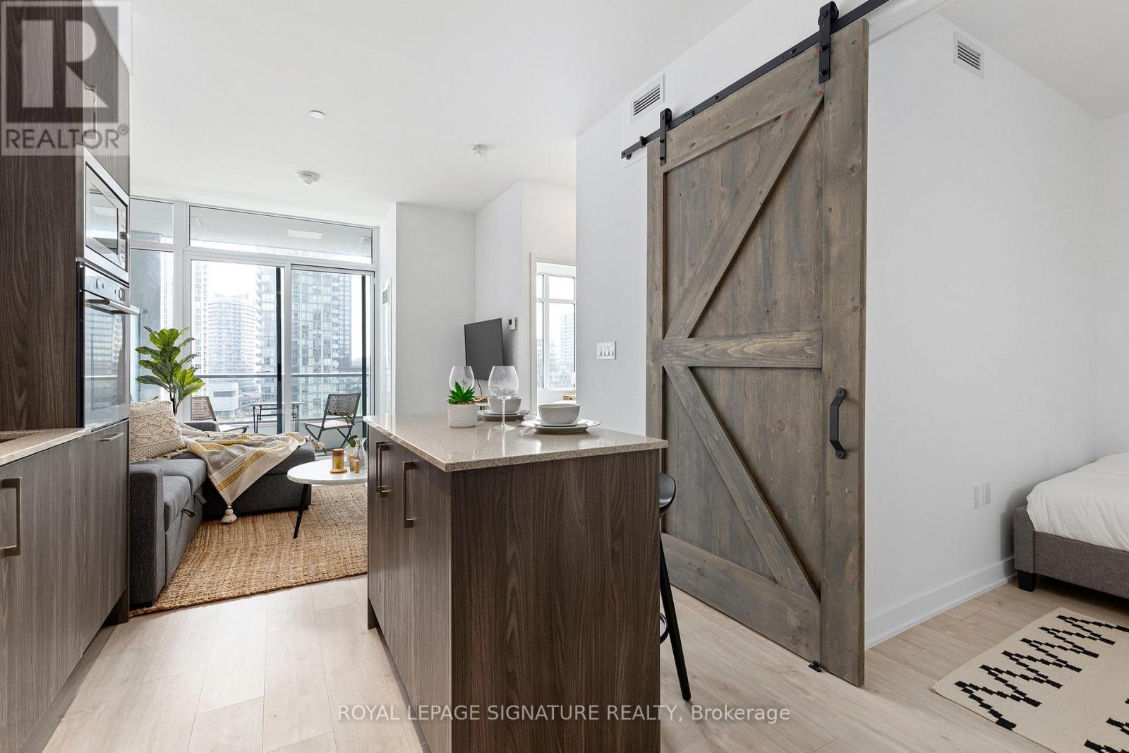 806e - 576 Front Street W, Toronto, Ontario  M5V 1C1 - Photo 2 - C13449604