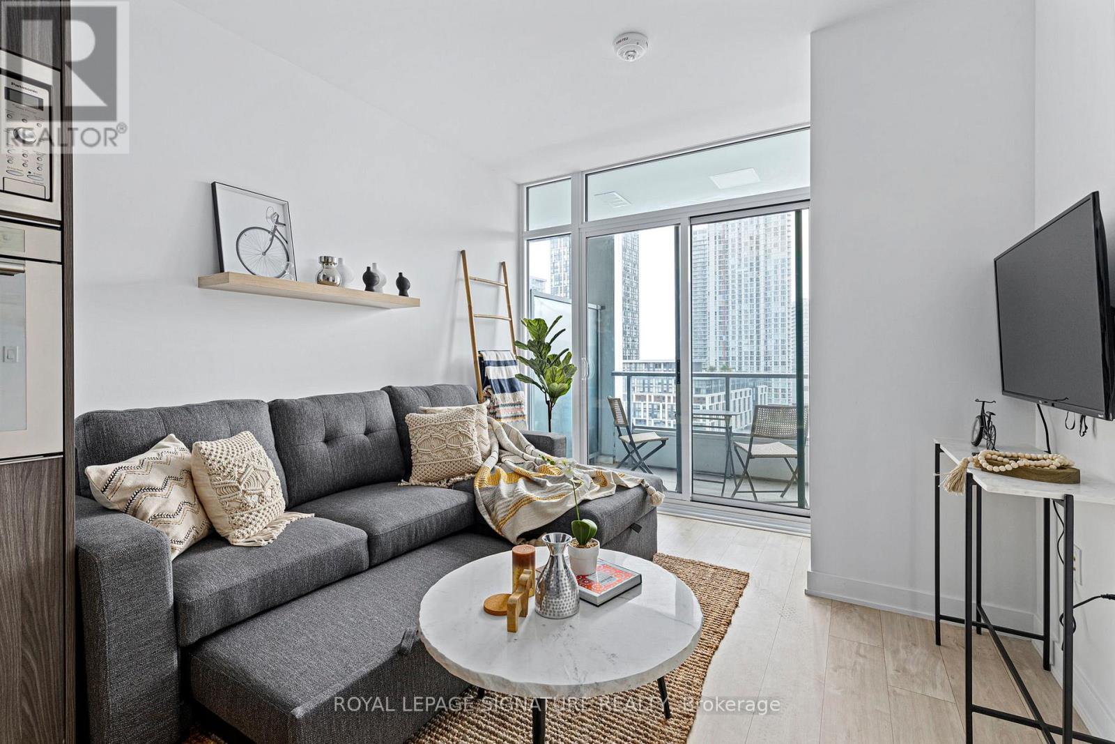 806e - 576 Front Street W, Toronto, Ontario  M5V 1C1 - Photo 8 - C13449604