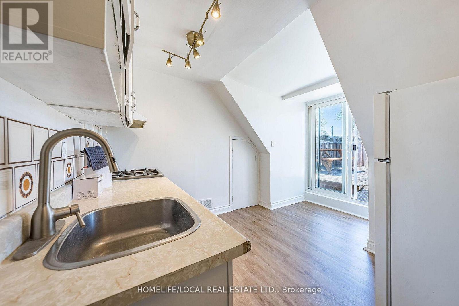 280 St Clarens Avenue, Toronto, Ontario  M6H 3W3 - Photo 33 - C13449768