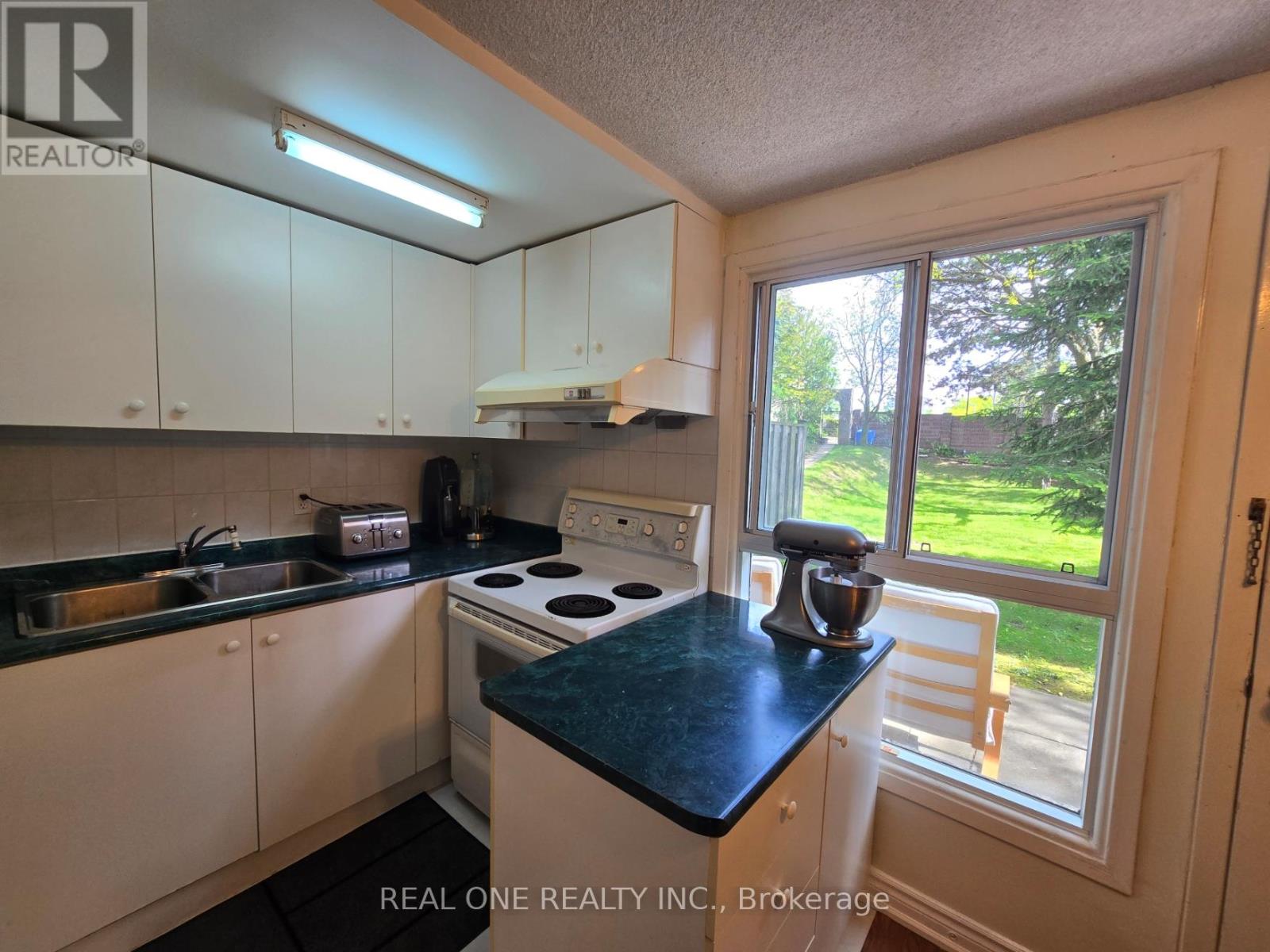 174 Rusty Crestway, Toronto, Ontario M2J 2Y6 - Photo 29 - C13449800