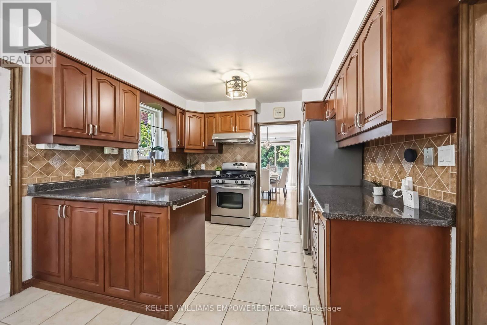 42 Pineway Boulevard, Toronto, Ontario  M2H 1A1 - Photo 16 - C13449950