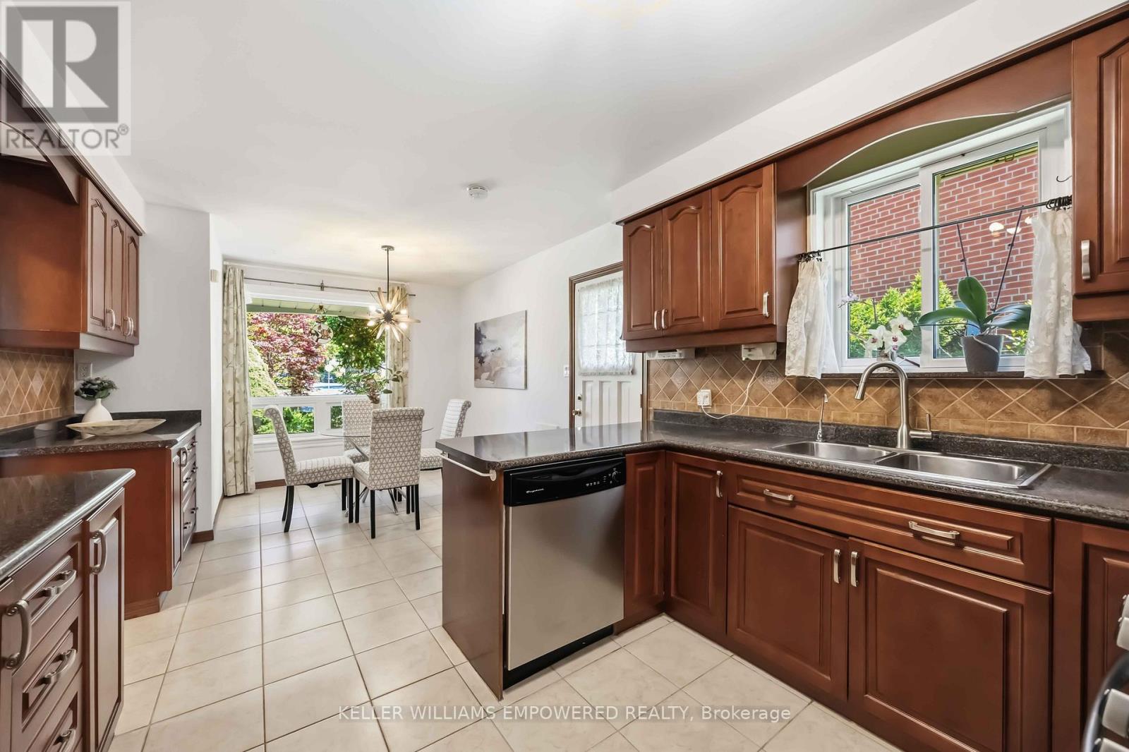 42 Pineway Boulevard, Toronto, Ontario  M2H 1A1 - Photo 17 - C13449950