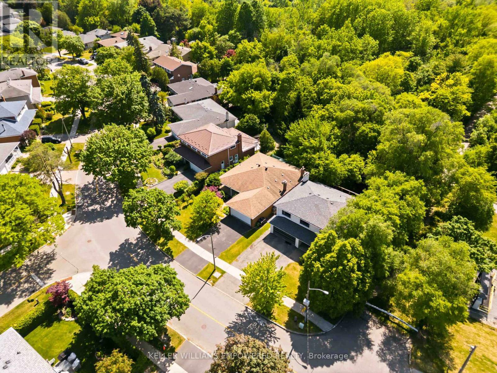 42 Pineway Boulevard, Toronto, Ontario  M2H 1A1 - Photo 2 - C13449950