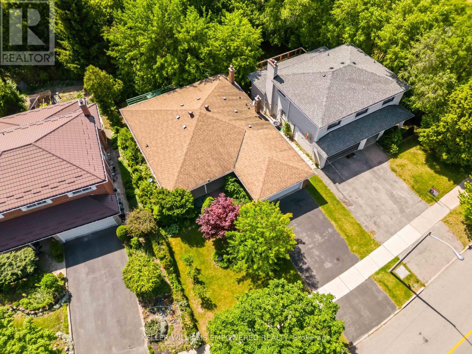 42 Pineway Boulevard, Toronto, Ontario  M2H 1A1 - Photo 6 - C13449950