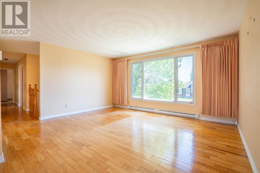 84 Koprash Ct, Sault Ste. Marie, Ontario  P6B 5R9 - Photo 11 - SM261351