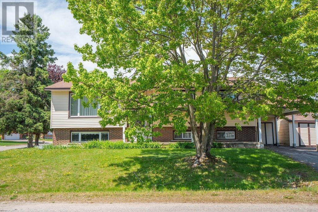 84 Koprash Ct, Sault Ste. Marie, Ontario  P6B 5R9 - Photo 2 - SM261351