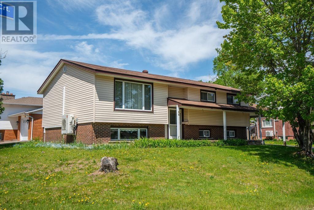 84 Koprash Ct, Sault Ste. Marie, Ontario  P6B 5R9 - Photo 4 - SM261351