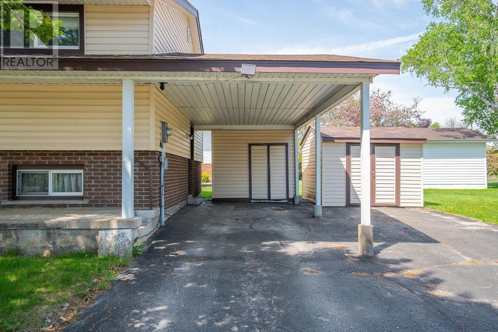 84 Koprash Ct, Sault Ste. Marie, Ontario  P6B 5R9 - Photo 5 - SM261351