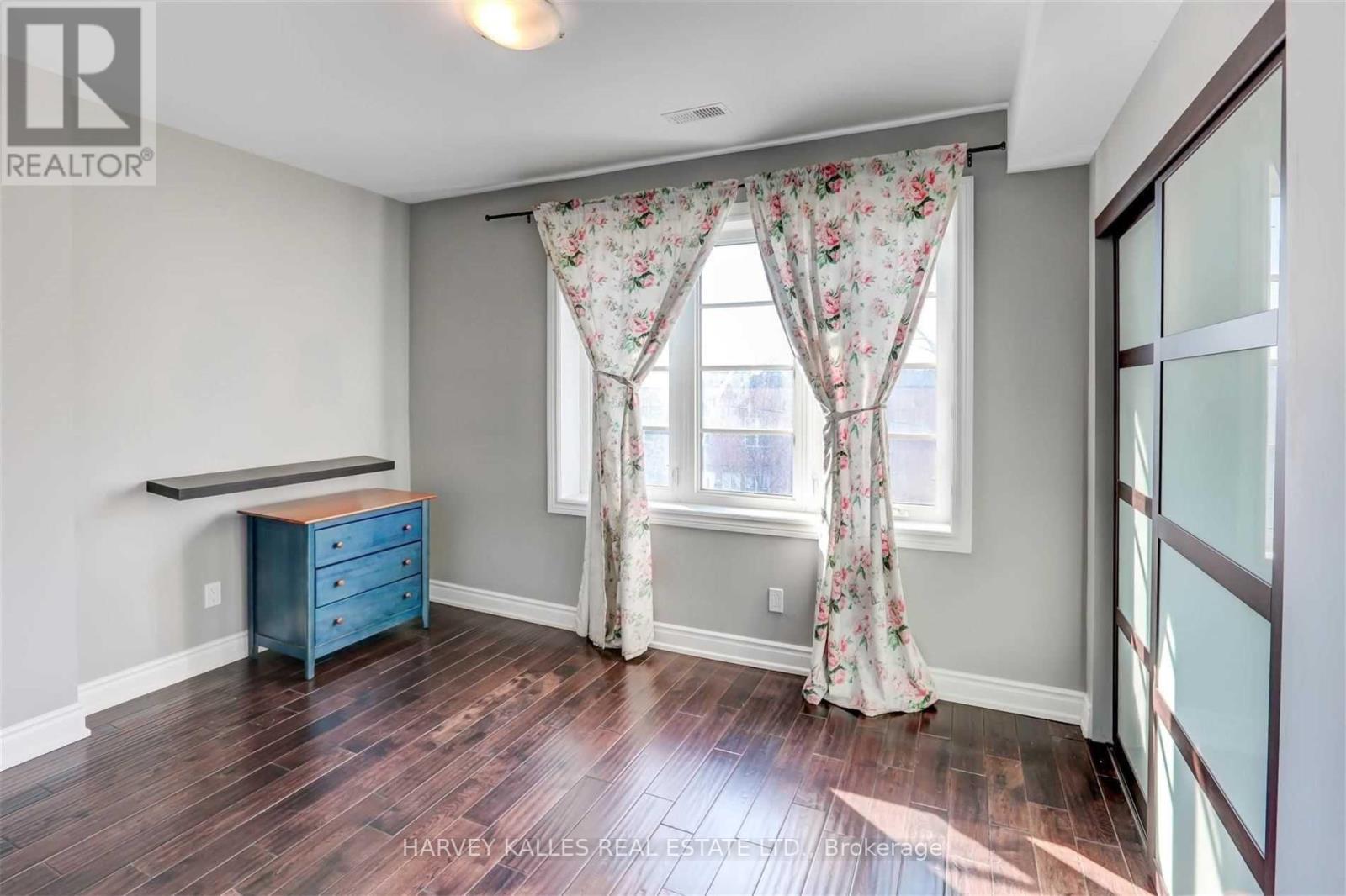 58 Sandford Avenue, Toronto, Ontario  M4L 2E7 - Photo 18 - E13449590