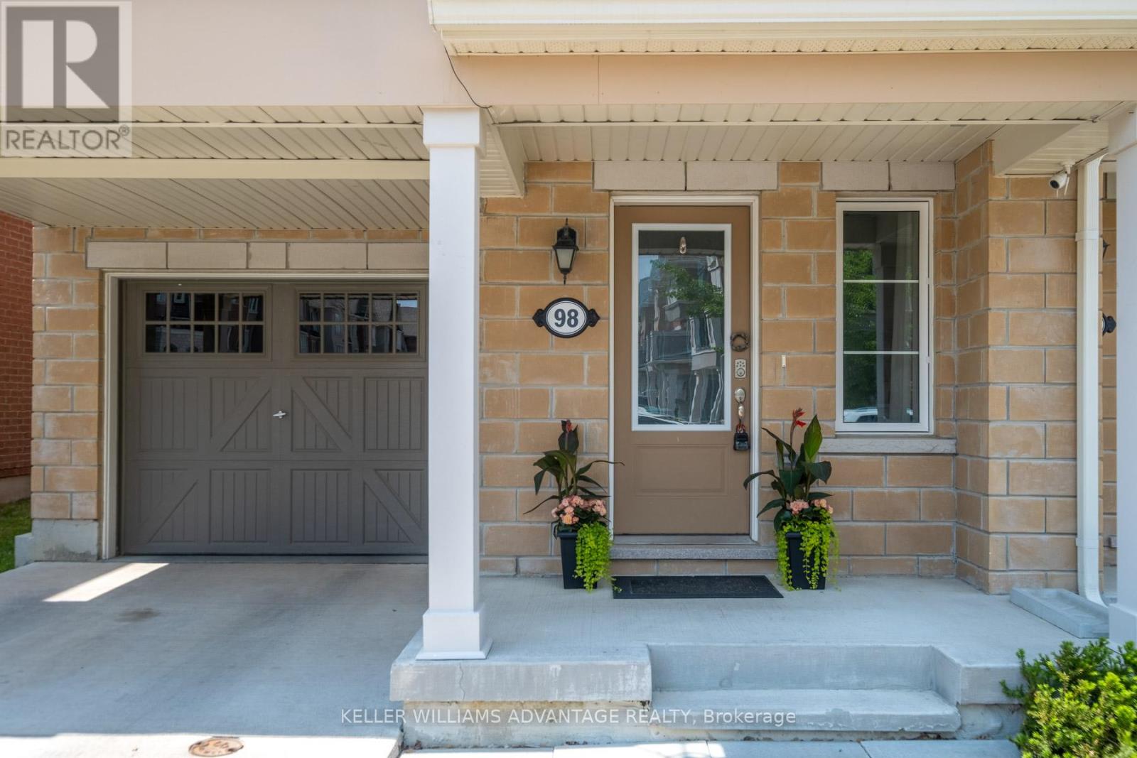 98 Howe Avenue, Toronto, Ontario  M1L 0J4 - Photo 3 - E13449692