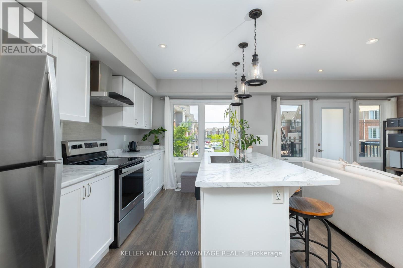 98 Howe Avenue, Toronto, Ontario  M1L 0J4 - Photo 8 - E13449692