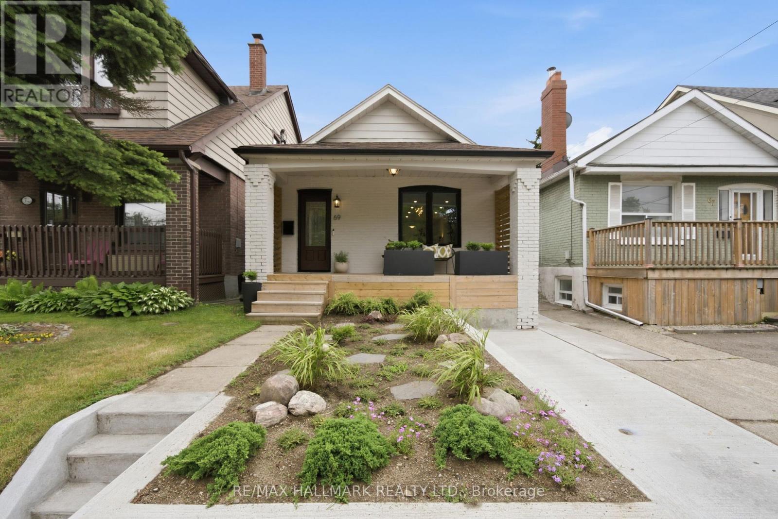 69 GATWICK AVENUE, Toronto, Ontario