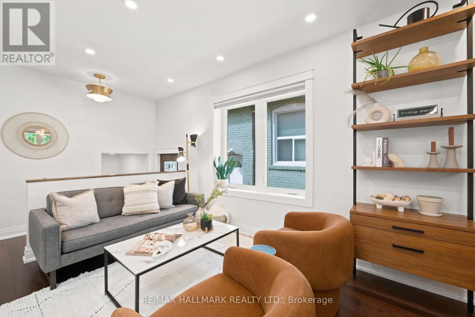 69 Gatwick Avenue, Toronto, Ontario  M4C 1W4 - Photo 11 - E13449840