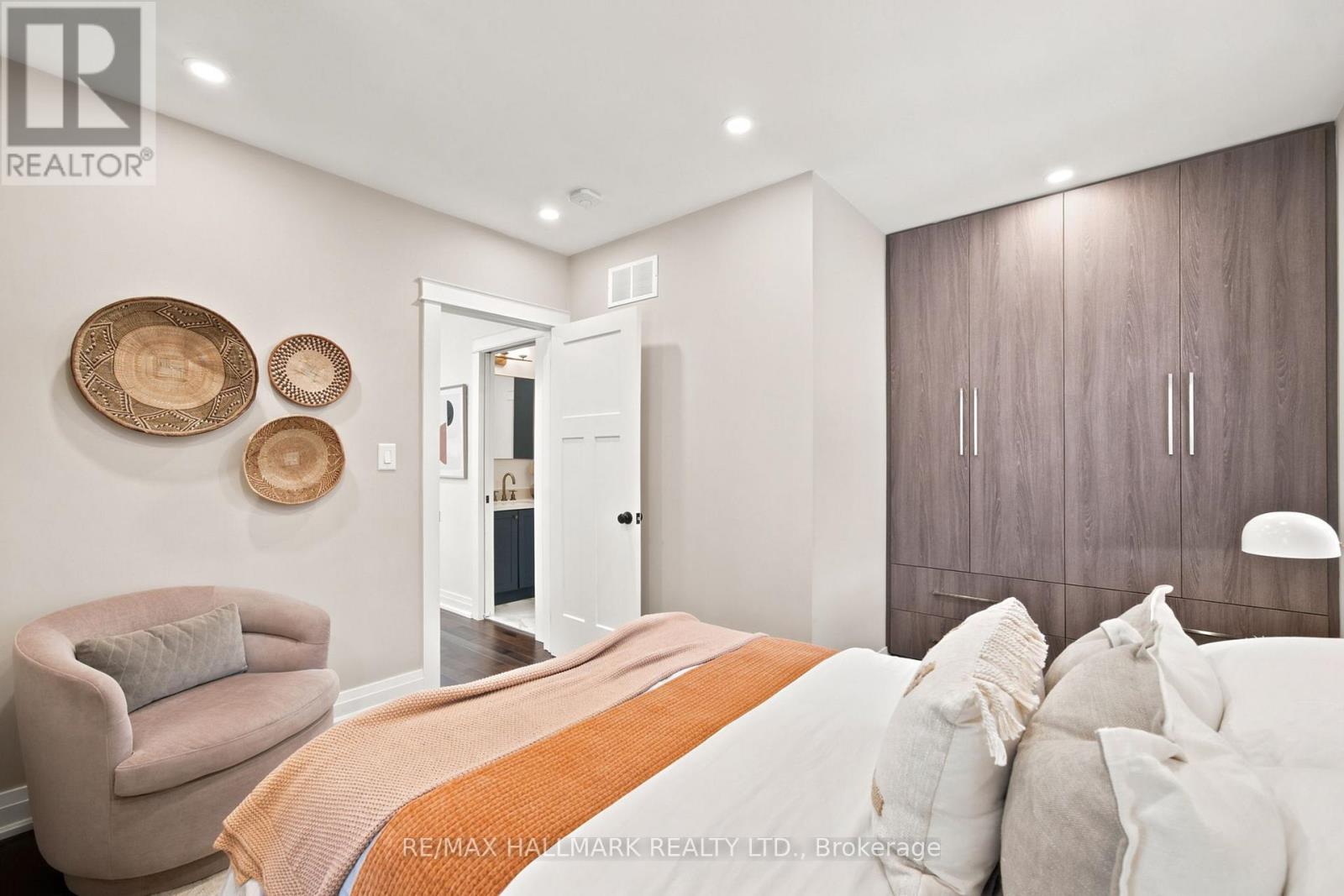 69 Gatwick Avenue, Toronto, Ontario  M4C 1W4 - Photo 25 - E13449840