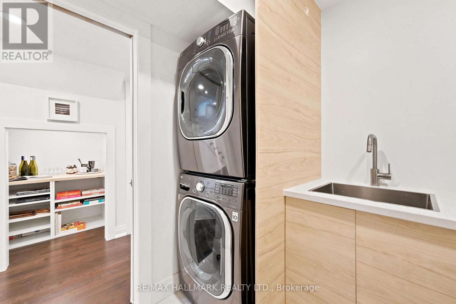 69 Gatwick Avenue, Toronto, Ontario  M4C 1W4 - Photo 34 - E13449840