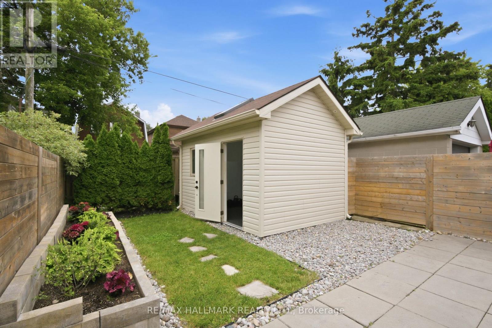69 Gatwick Avenue, Toronto, Ontario  M4C 1W4 - Photo 42 - E13449840