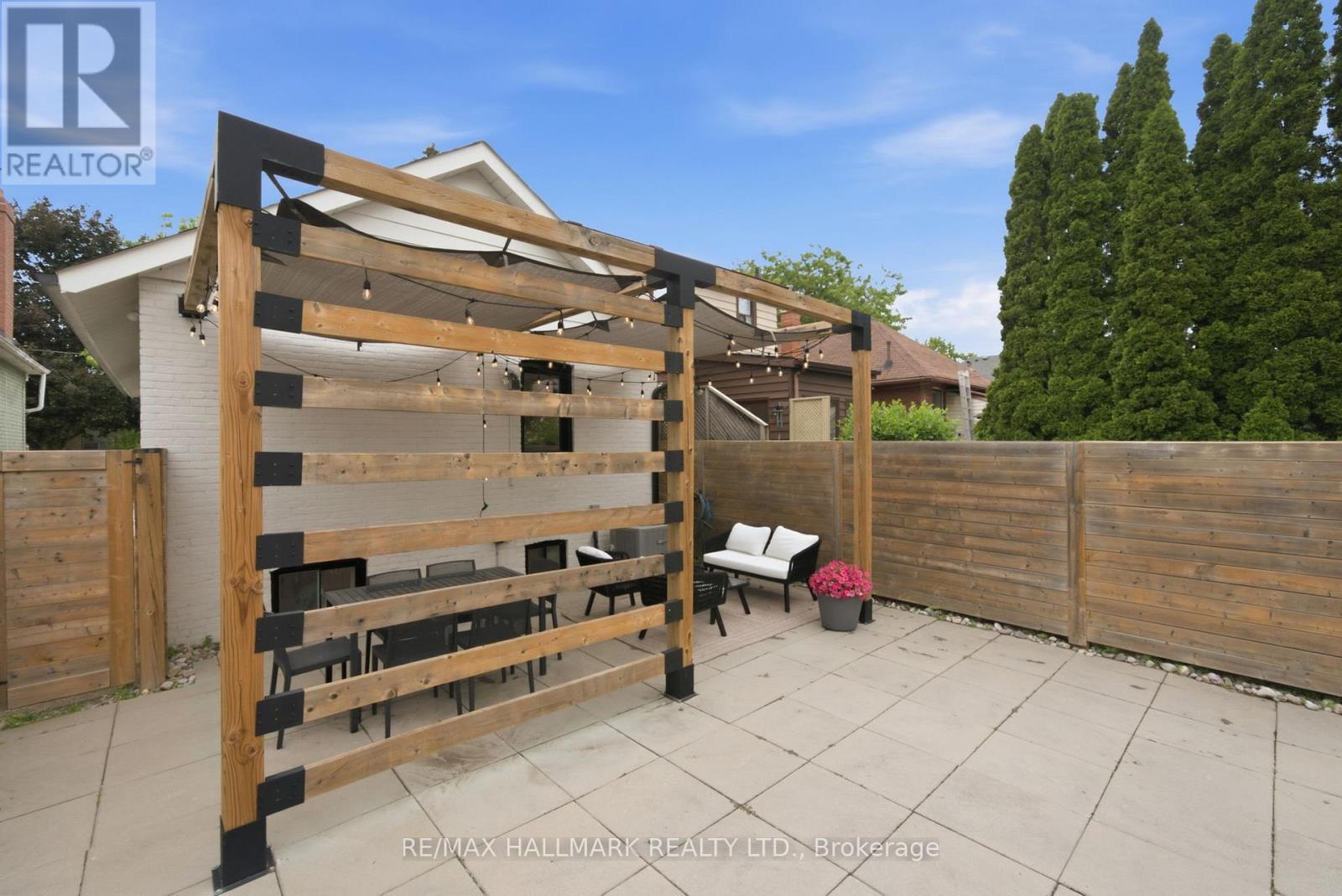 69 Gatwick Avenue, Toronto, Ontario  M4C 1W4 - Photo 45 - E13449840