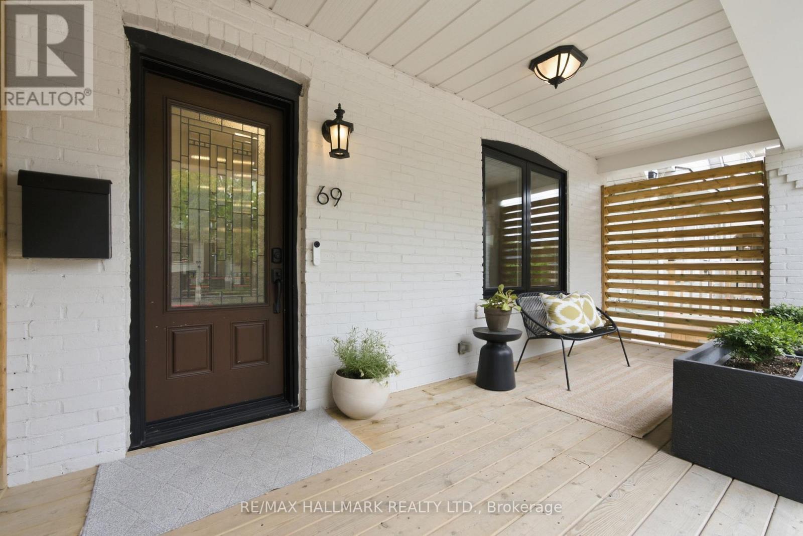 69 Gatwick Avenue, Toronto, Ontario  M4C 1W4 - Photo 7 - E13449840