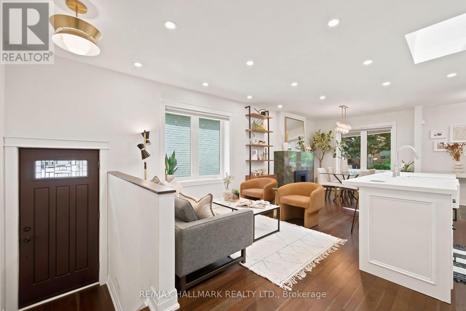 69 Gatwick Avenue, Toronto, Ontario  M4C 1W4 - Photo 9 - E13449840