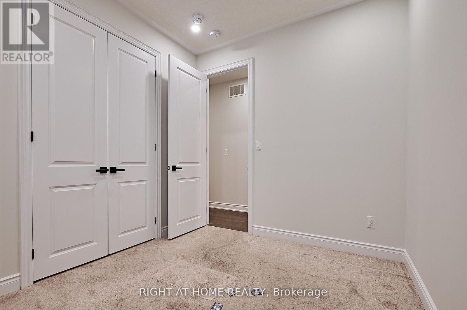 292 Windfield Farm Drive, Oshawa, Ontario  L1L 0M3 - Photo 6 - E13449842