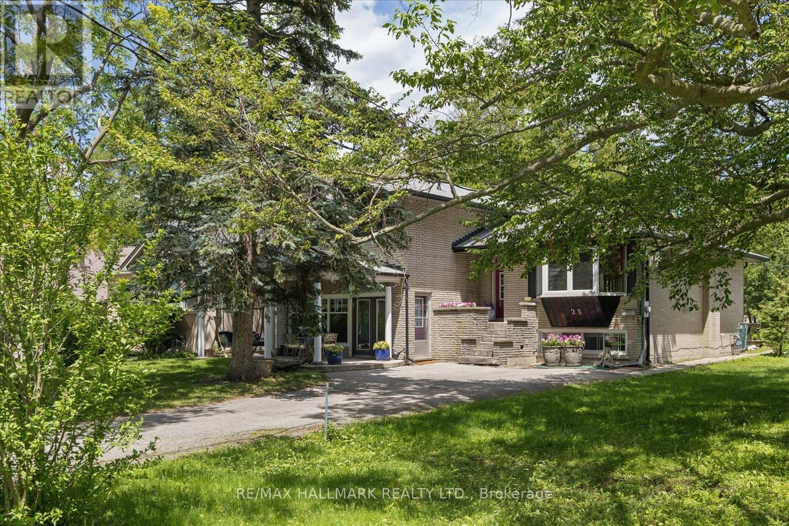 23 Larwood Boulevard, Toronto, Ontario  M1M 2M6 - Photo 3 - E13449864