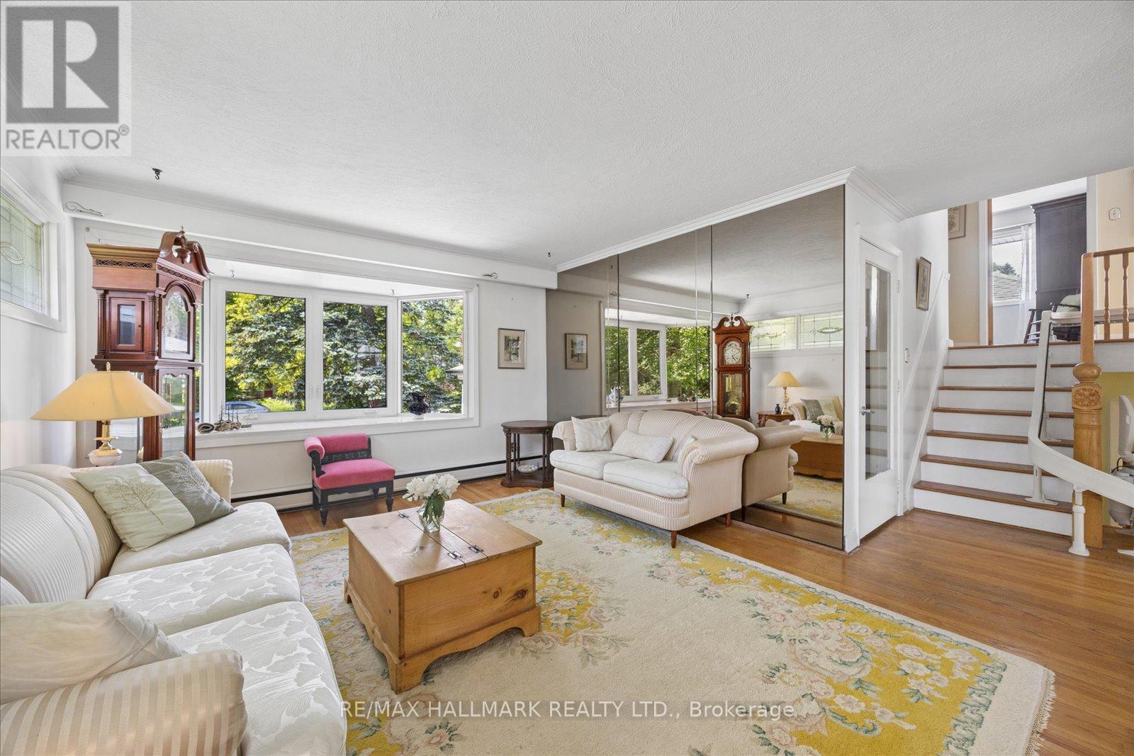 23 Larwood Boulevard, Toronto, Ontario  M1M 2M6 - Photo 6 - E13449864
