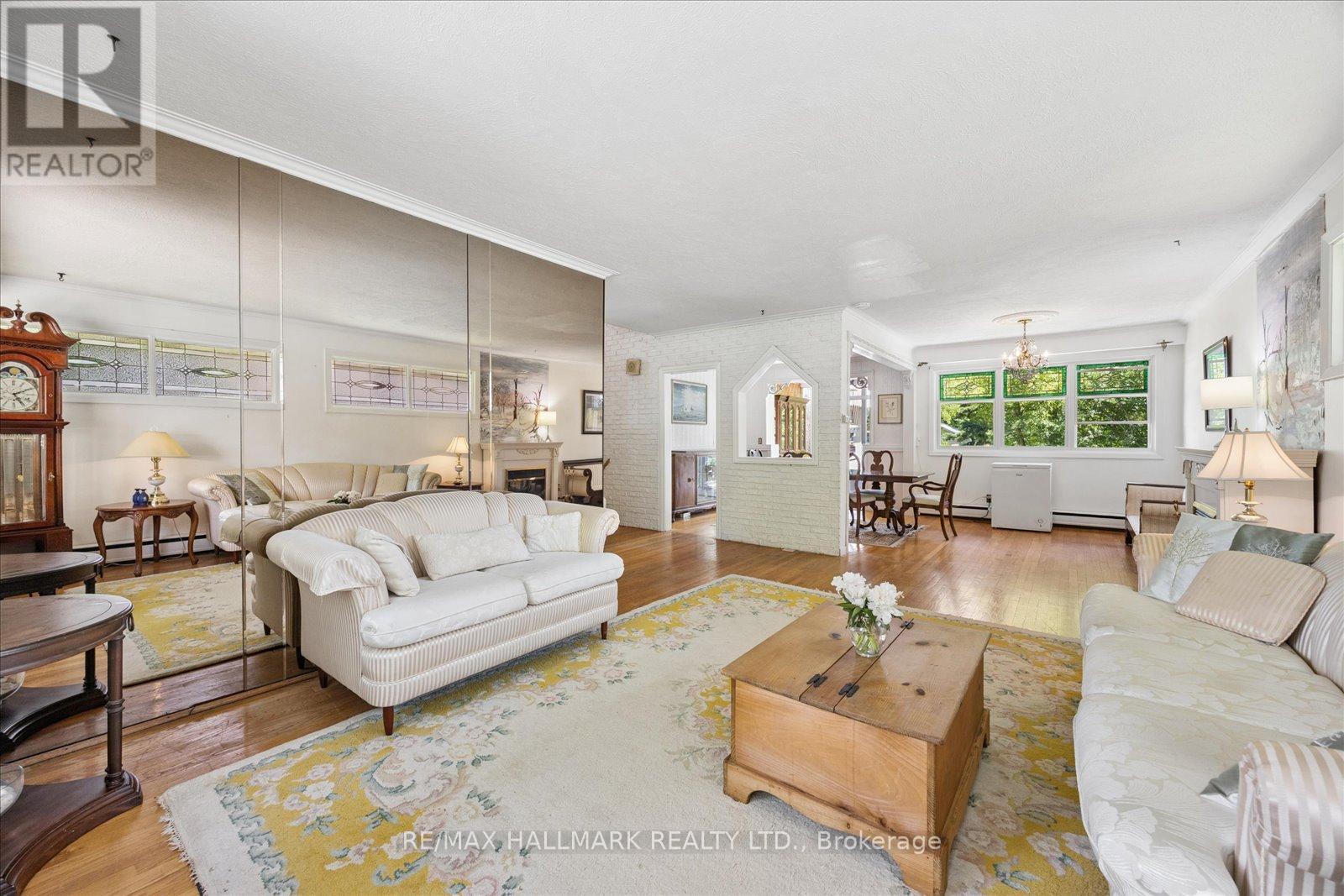 23 Larwood Boulevard, Toronto, Ontario  M1M 2M6 - Photo 7 - E13449864
