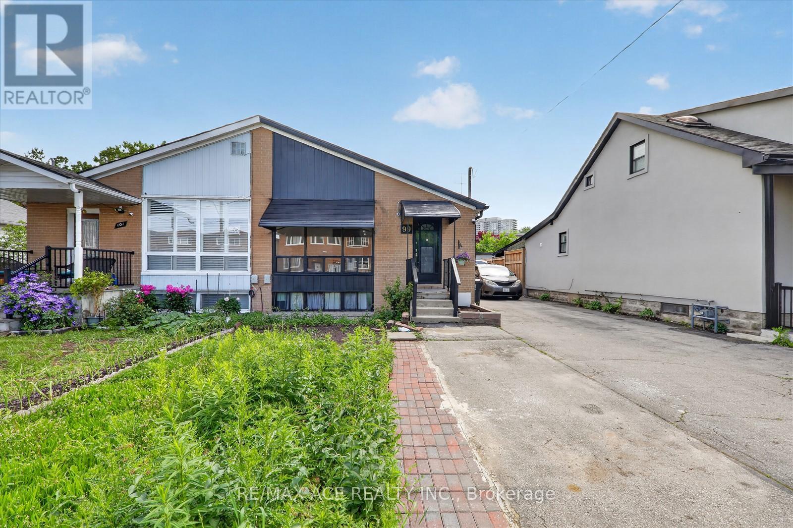 99 LAUREL AVENUE, Toronto, Ontario
