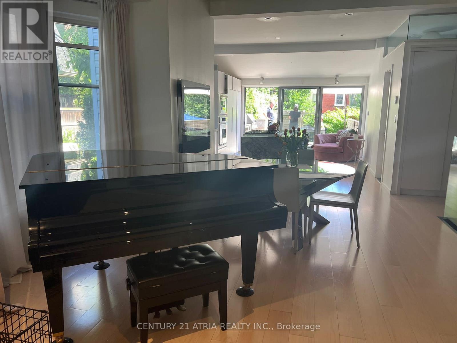 109 Simpson Avenue, Toronto, Ontario  M4K 1A1 - Photo 3 - E13449936