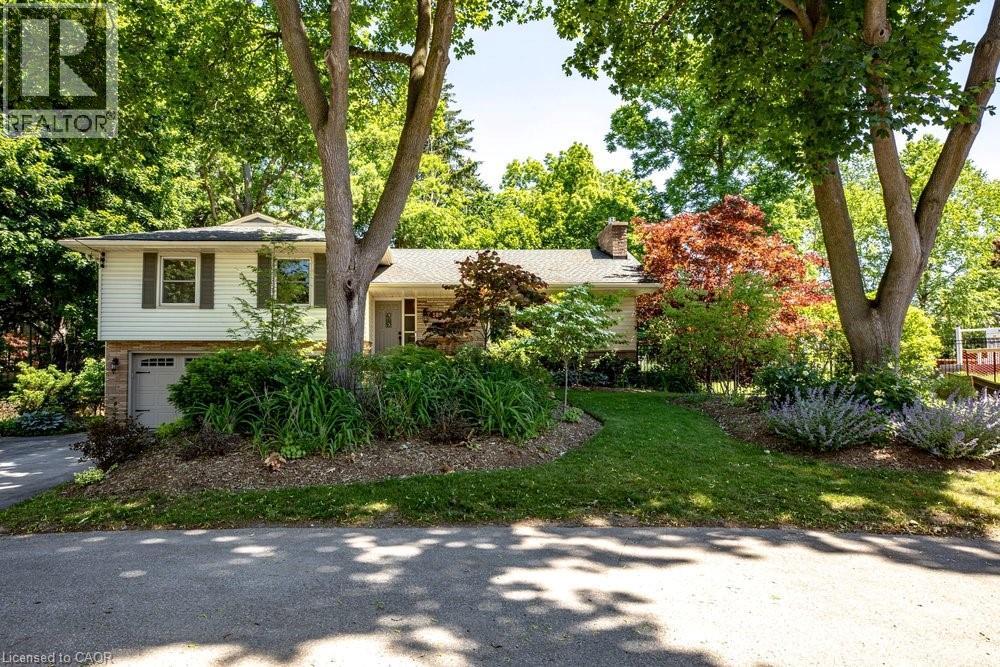 589 SHARALIN Court, Burlington, Ontario