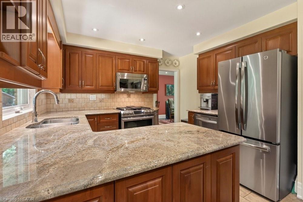 589 Sharalin Court, Burlington, Ontario  L7T 2N7 - Photo 15 - 40840100