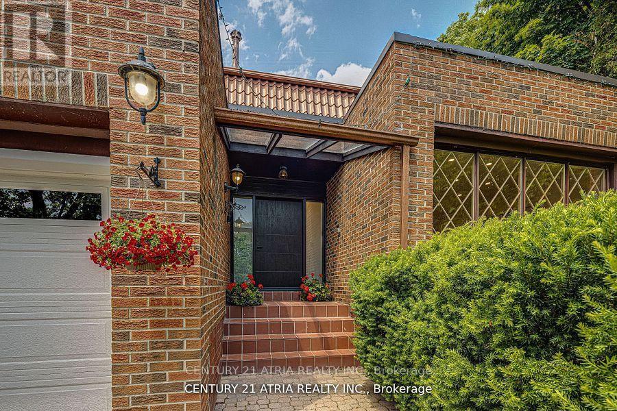 18 Hester Court, Markham, Ontario  L3T 3K5 - Photo 2 - N13449586