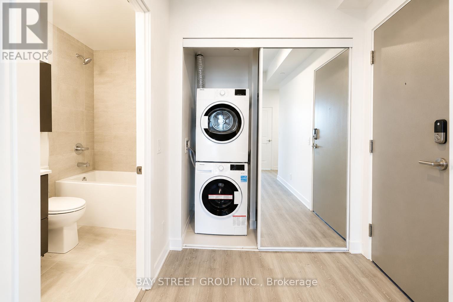 912 - 50 Upper Mall Way, Vaughan (Brownridge), Ontario  L4J 0L8 - Photo 3 - N13449602
