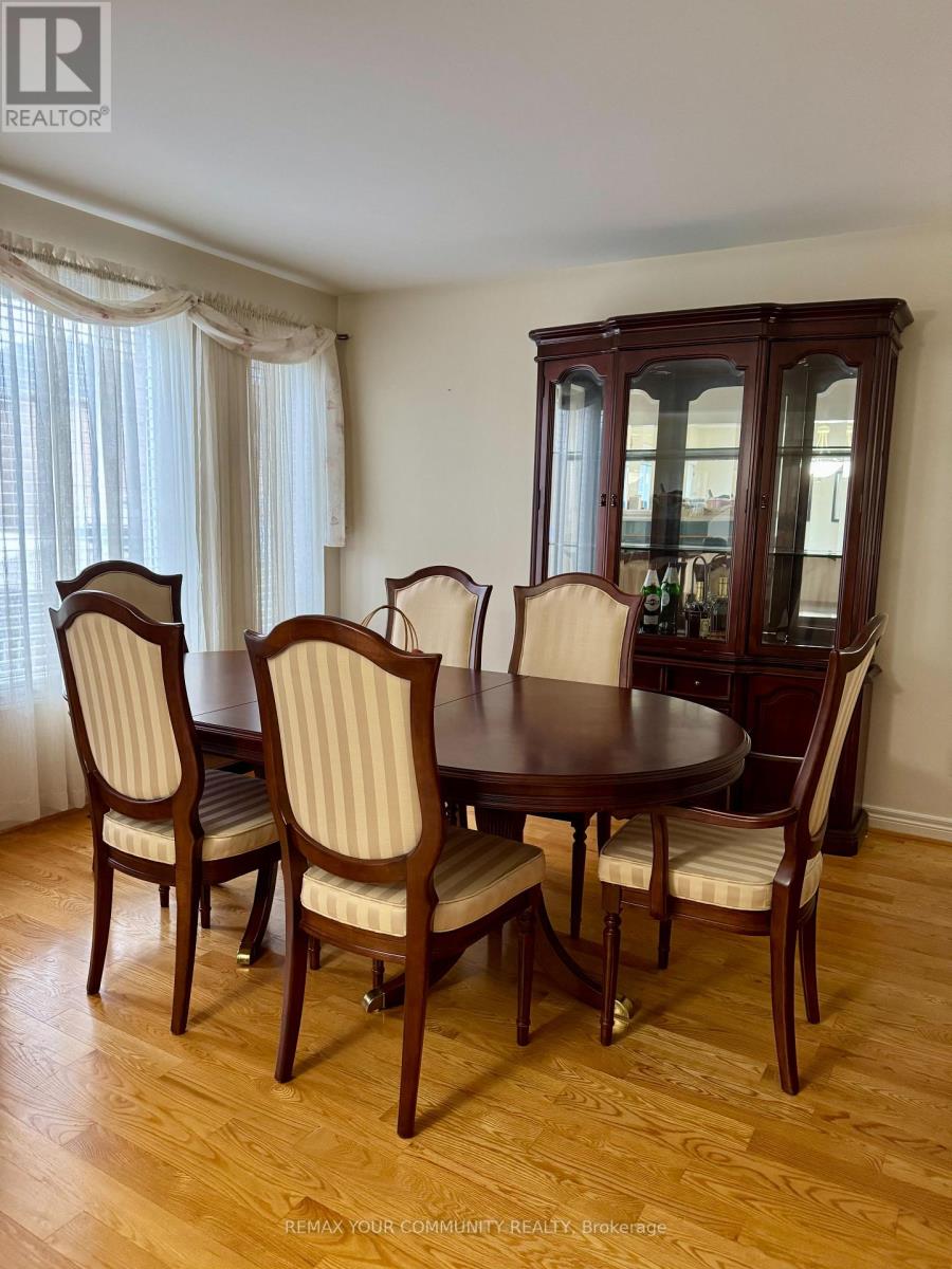 129 Colombo Crescent, Vaughan, Ontario  L6A 2T9 - Photo 4 - N13449634