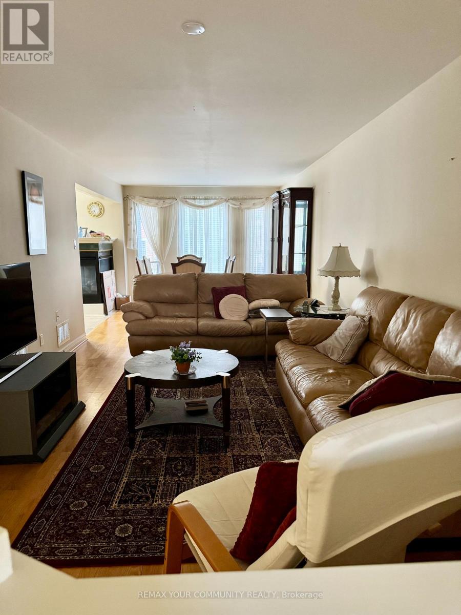 129 Colombo Crescent, Vaughan, Ontario  L6A 2T9 - Photo 7 - N13449634