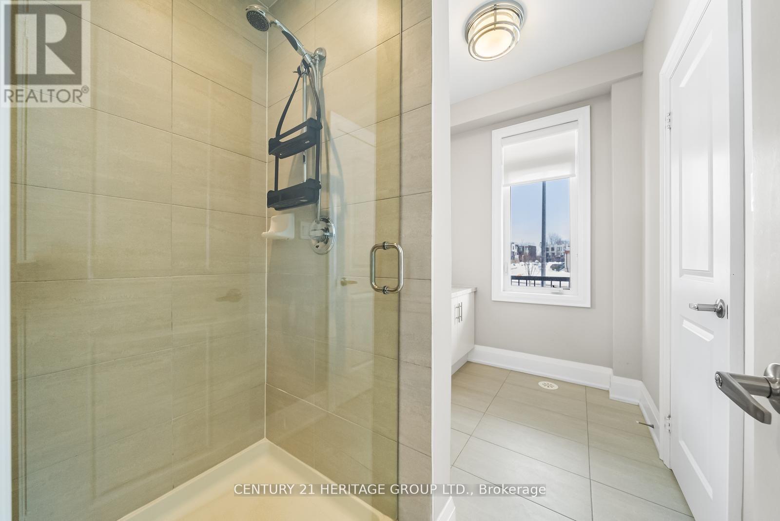 210 Arianna Crescent, Vaughan, Ontario L6A 4Z9 - Photo 8 - N13449674