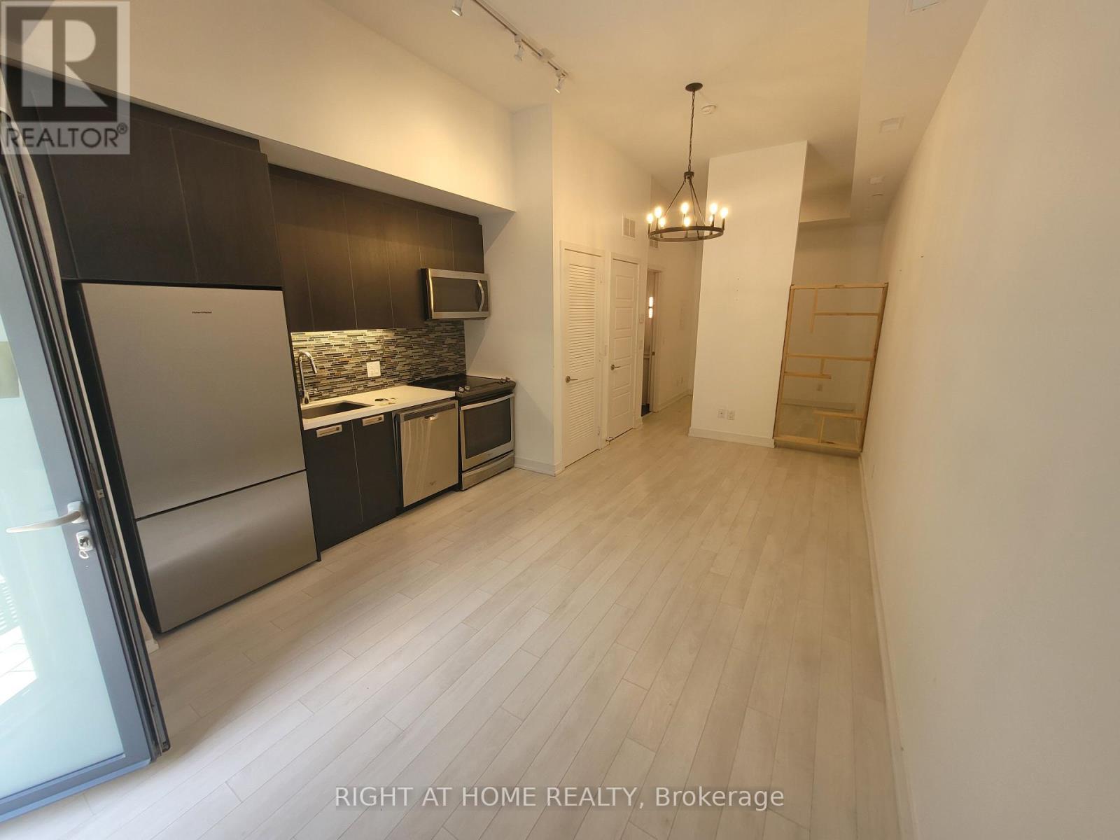 31 - 247 Broward Way, Innisfil, Ontario  L9S 0M1 - Photo 3 - N13449892