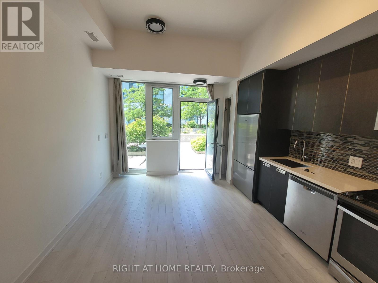 31 - 247 Broward Way, Innisfil, Ontario  L9S 0M1 - Photo 4 - N13449892
