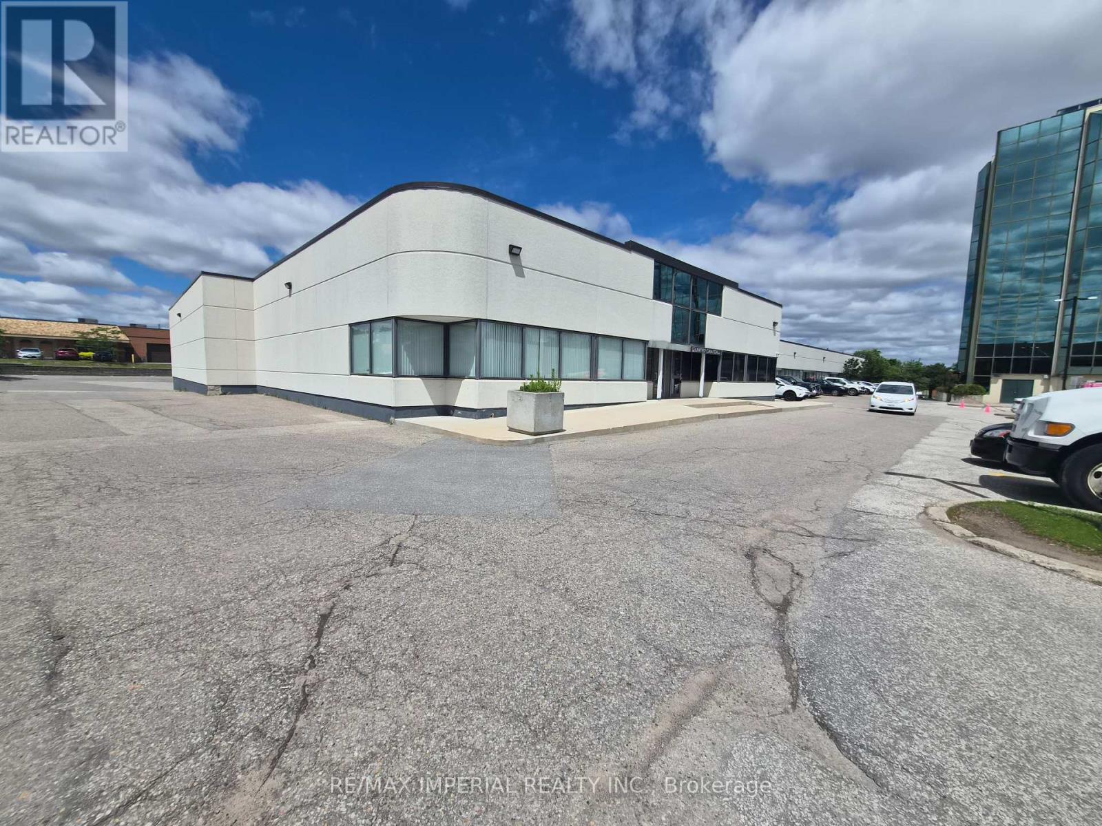 11 - 15 WEST PEARCE STREET, Richmond Hill, Ontario