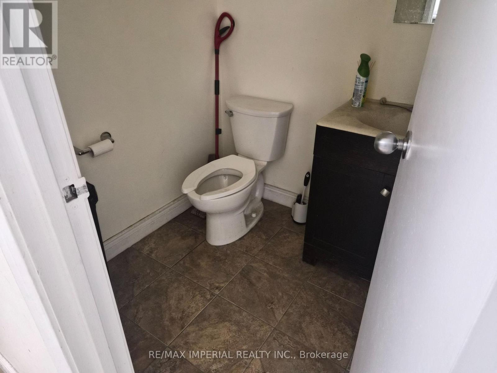 11 - 15 West Pearce Street, Richmond Hill, Ontario  L4B 1E3 - Photo 10 - N13449924