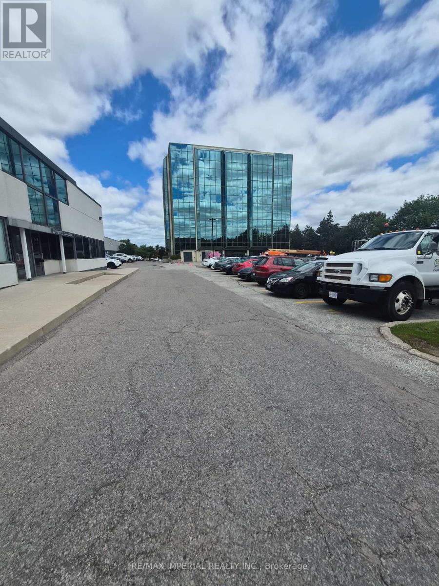 11 - 15 West Pearce Street, Richmond Hill, Ontario  L4B 1E3 - Photo 3 - N13449924