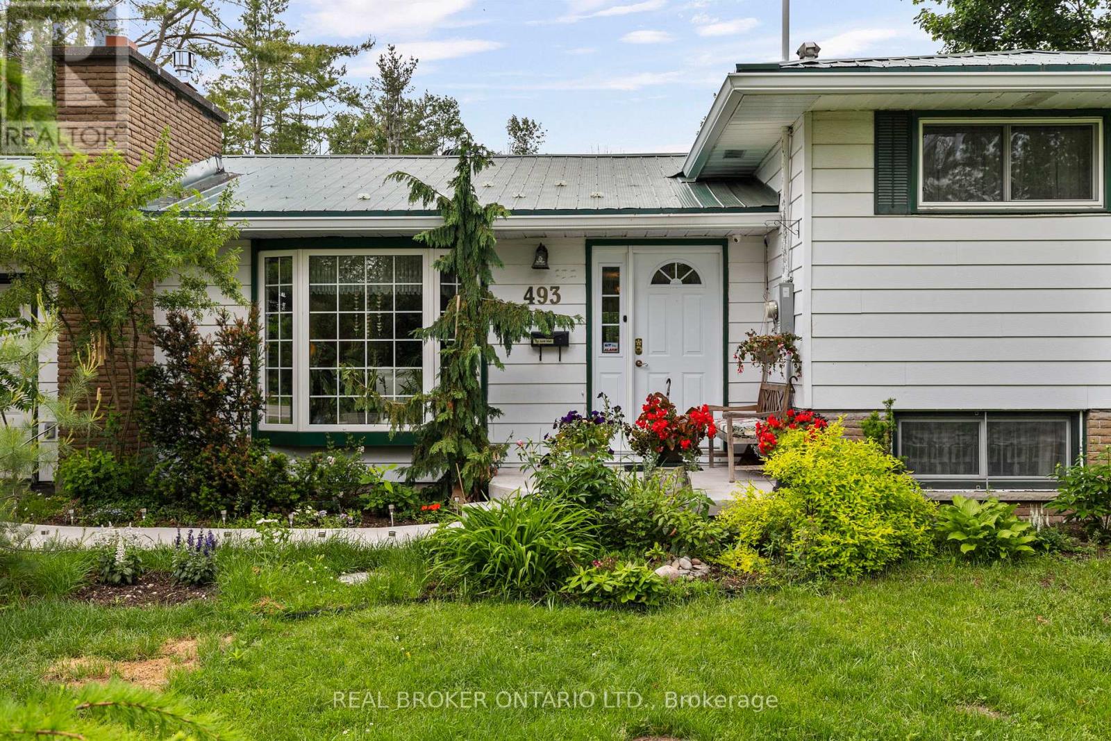 493 Bay Street, Orillia, Ontario  L3V 3X8 - Photo 2 - S13449814